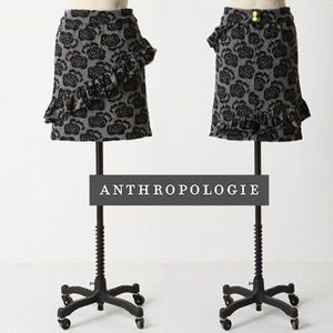 CHARLIE & ROBIN Roses Solo Stroll Ruffle Skirt XS